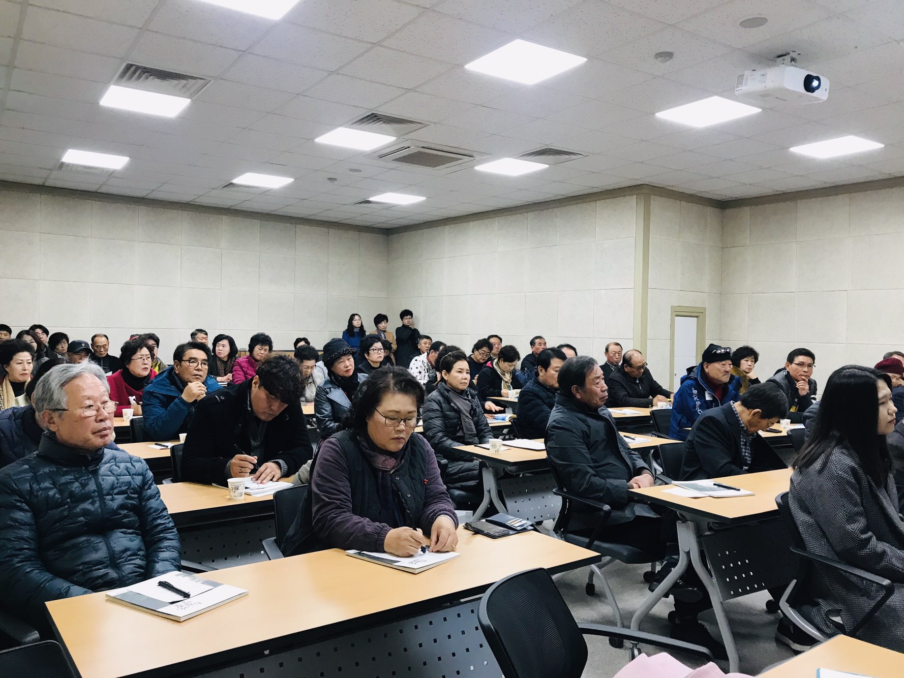 KakaoTalk_Moim_5JBJb4ckf71zaU5S1pH06znyGYi5X3.jpg