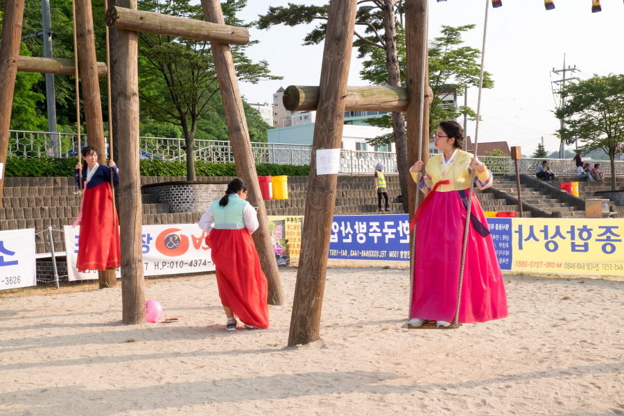 크기변환_10_한복입기체험003.jpg